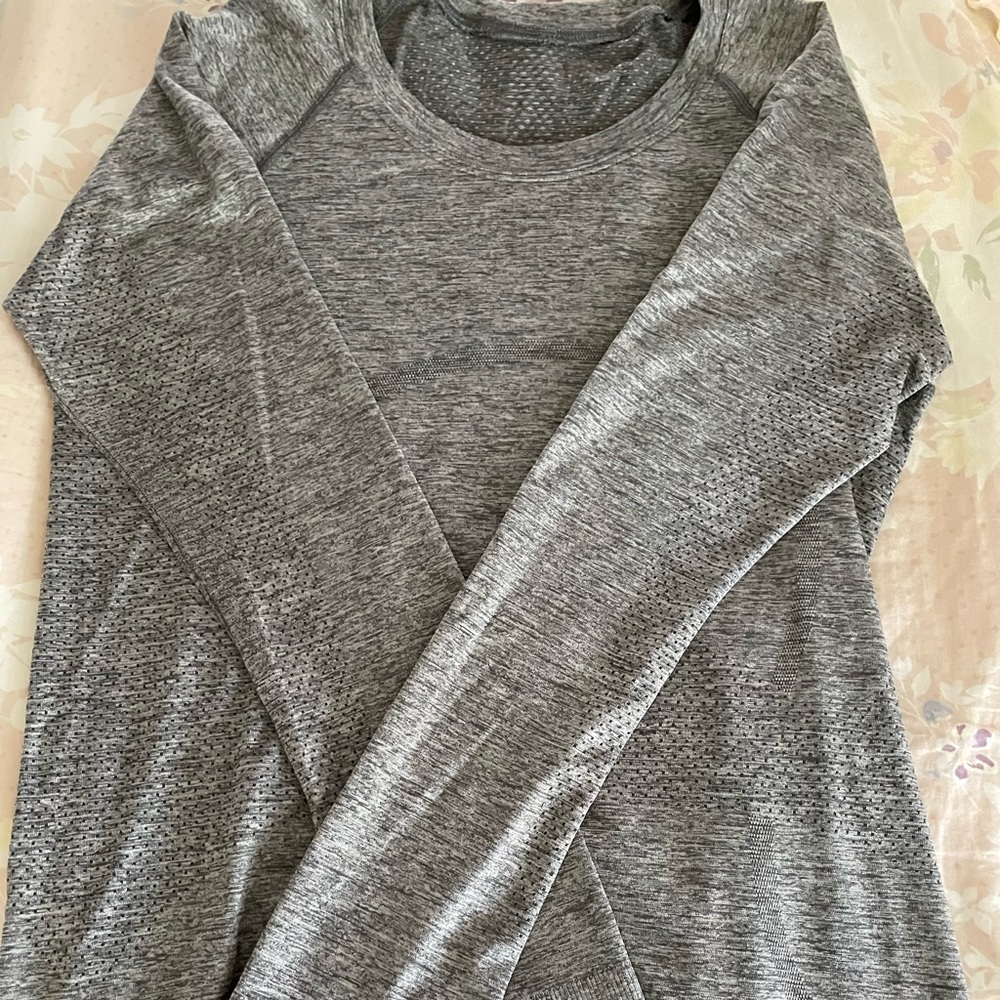 Long sleeve LULULEMON workout shirt! Size 4